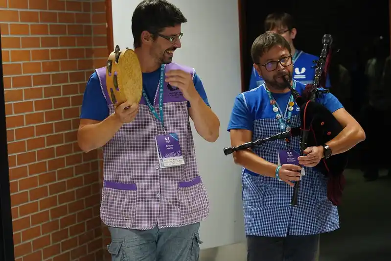 Wajari Velasquez closed WordCamp Pontevedra 2024 playing the bagpipe