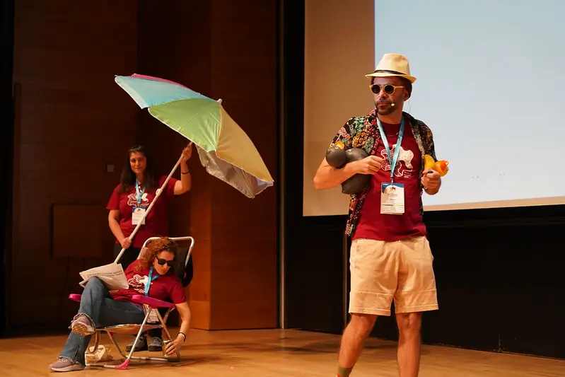 Álvaro Torre and his portrayal of a beach tourist.