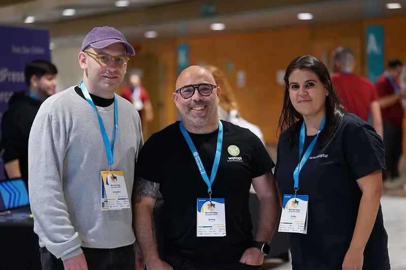 Amadeu Arderiu from Sirvelia, Josep Morán from Wetopi, with Lidia Marbán.