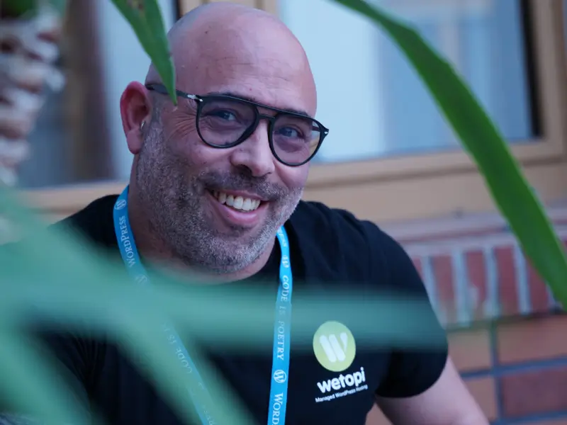 Josep Morán, wearing his Wetopi shirt at WordCamp Griñón 2024.






